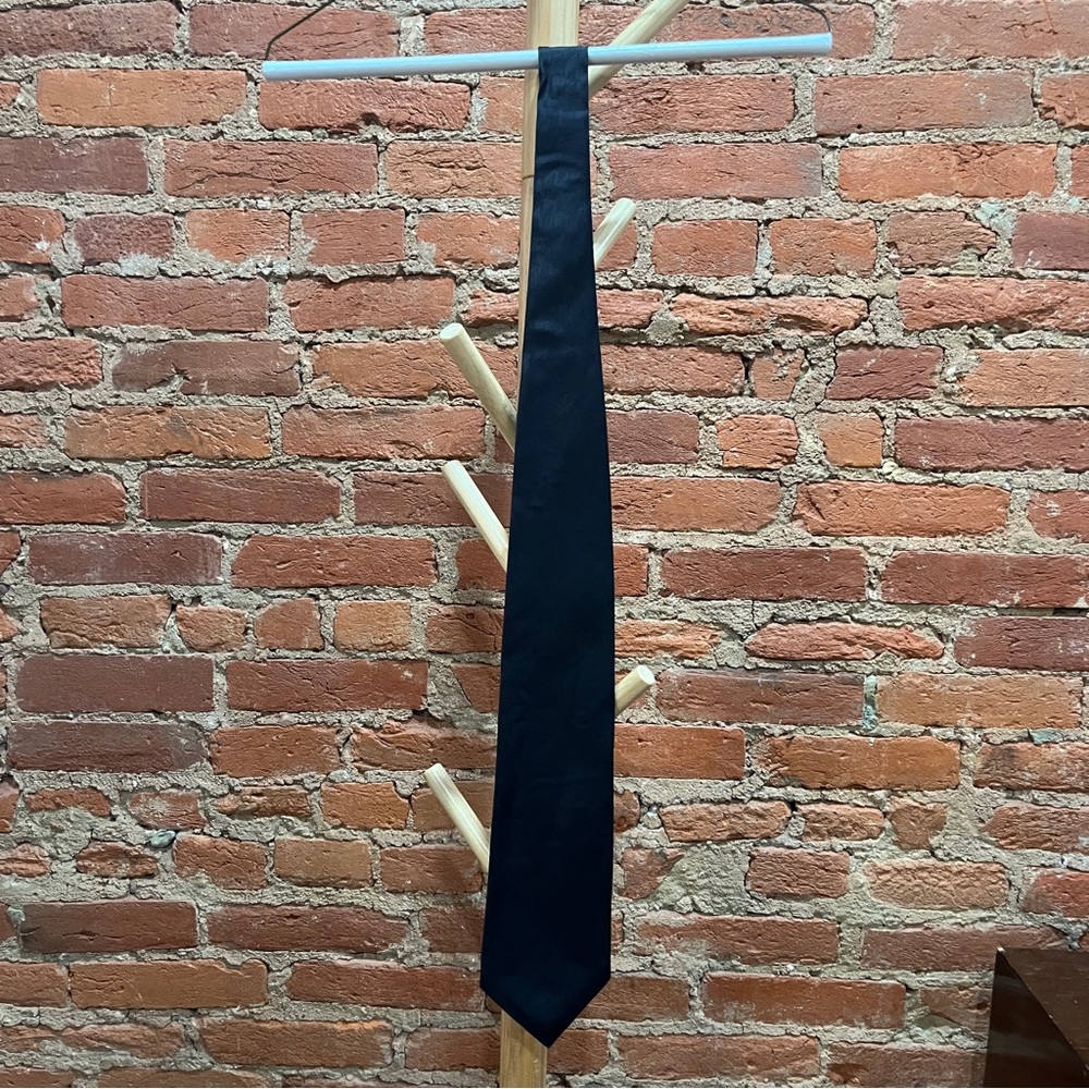 Kenneth Cole Black Herringbone Wide Silk Tie